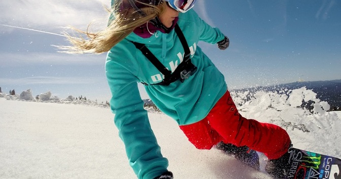 Jamie Anderson fährt Snowboard mit GoPro