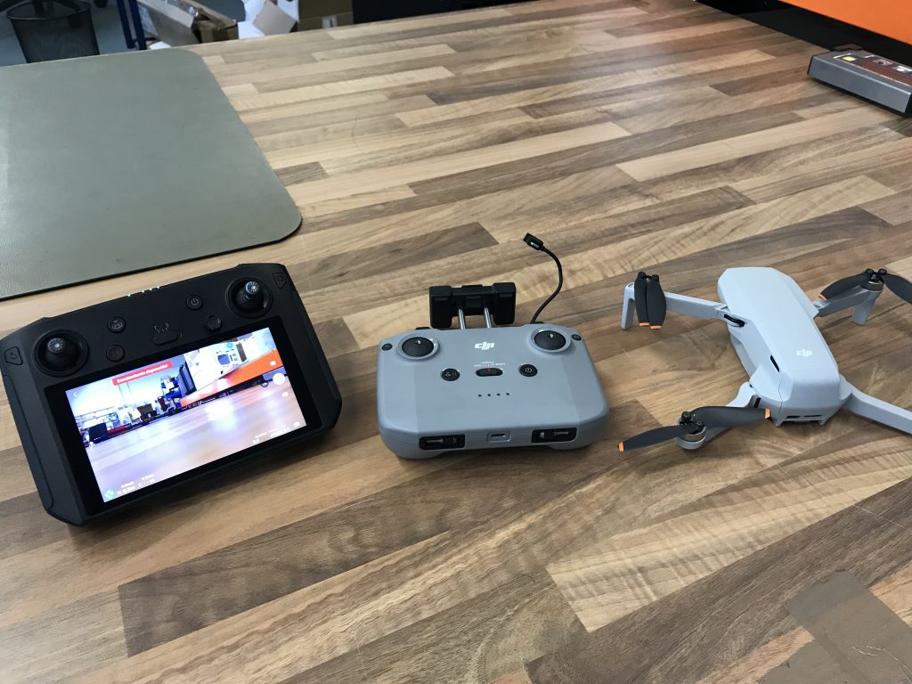 DJI Mini 2 Drohne mit Smart Controller koppeln