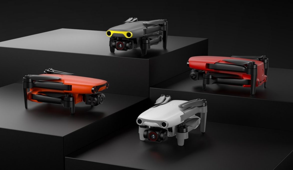 Line-Up der Autel Nano EVO+ Mini-Drohne in verschiedenen Farben