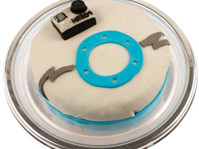 Kuchen mit camforpro Logo und GoPro Kamera